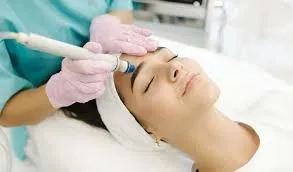 Dermapen y ritual de piel: tecnología estética en armonía